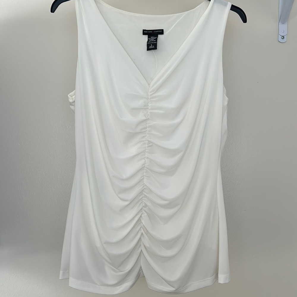 White tank top from NY & CO. Never worn.